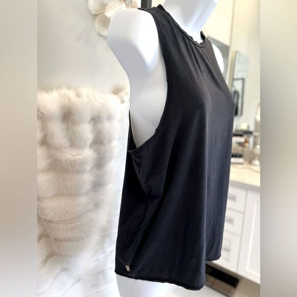 Alala Keyhole Muscle Tee (S) - Picture 7 of 11